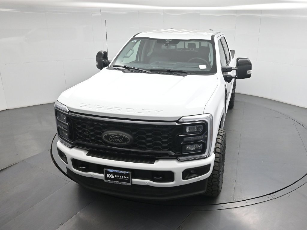 New 2026 Oxford White Ford Lariat image 34