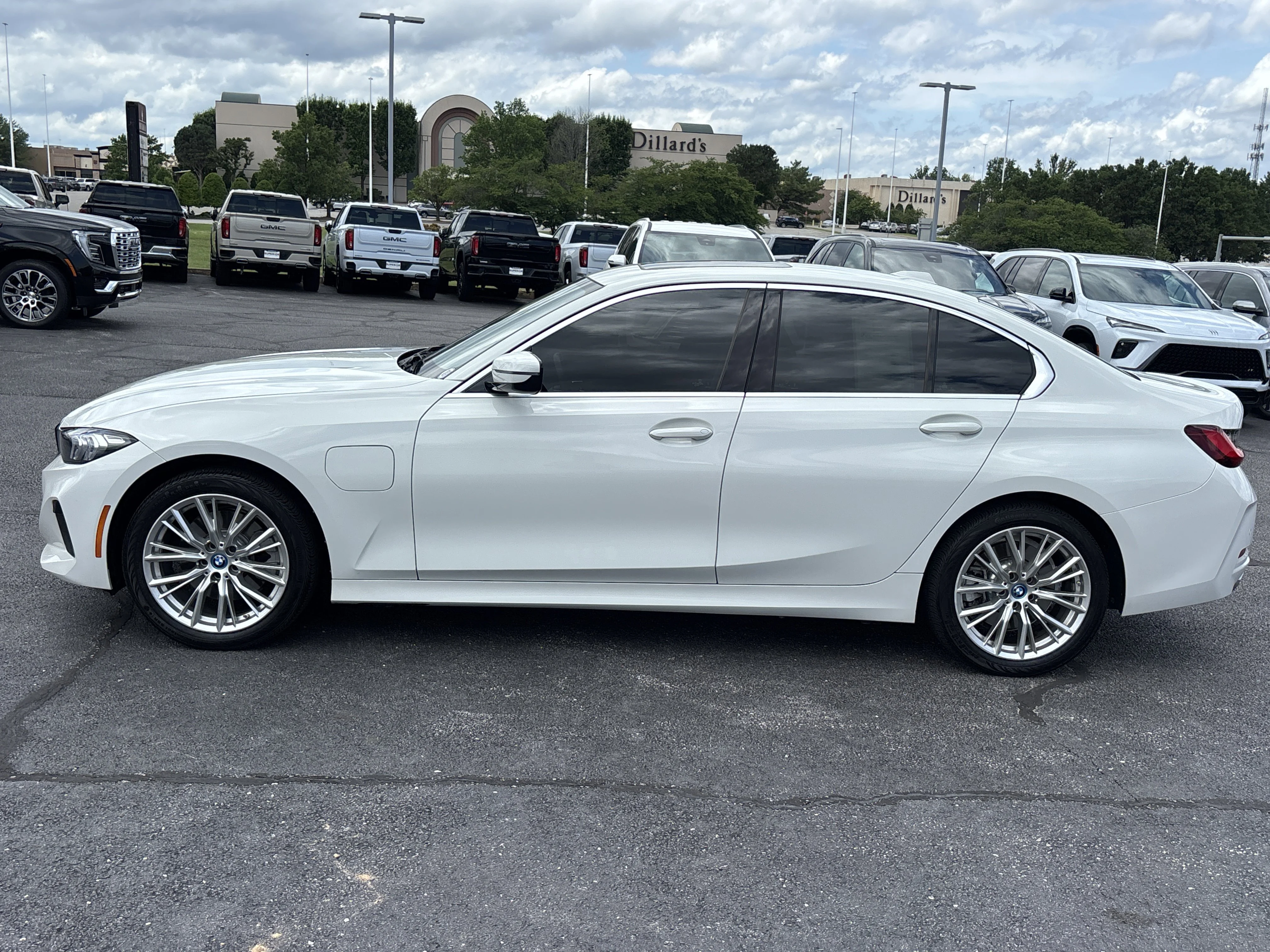 Used 2024 Mineral White Metallic BMW 330e xDrive Plug-in Hybrid image 9