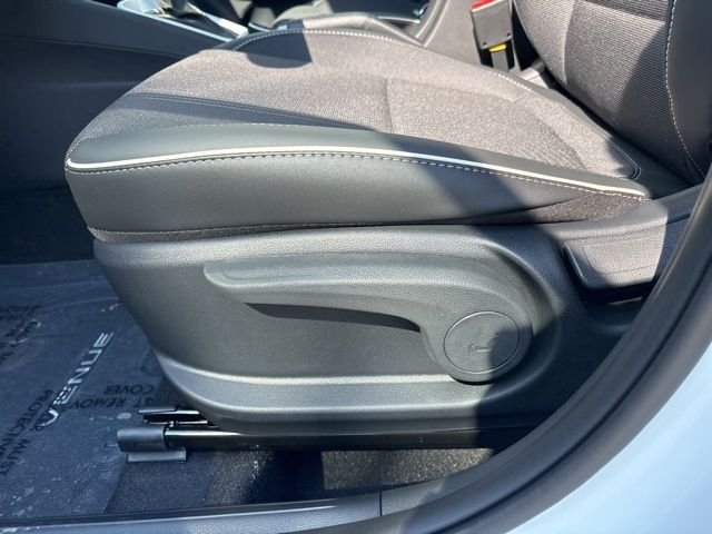 New 2026 Lunar White w/Black Roof Hyundai SEL image 13