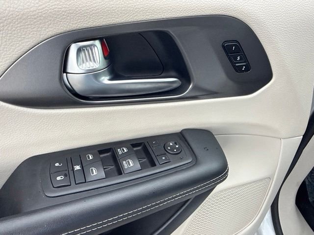 Used 2024 Silver Chrysler Touring L image 29