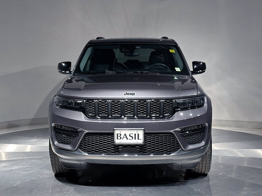 Used 2023 Gray Jeep Limited image 9