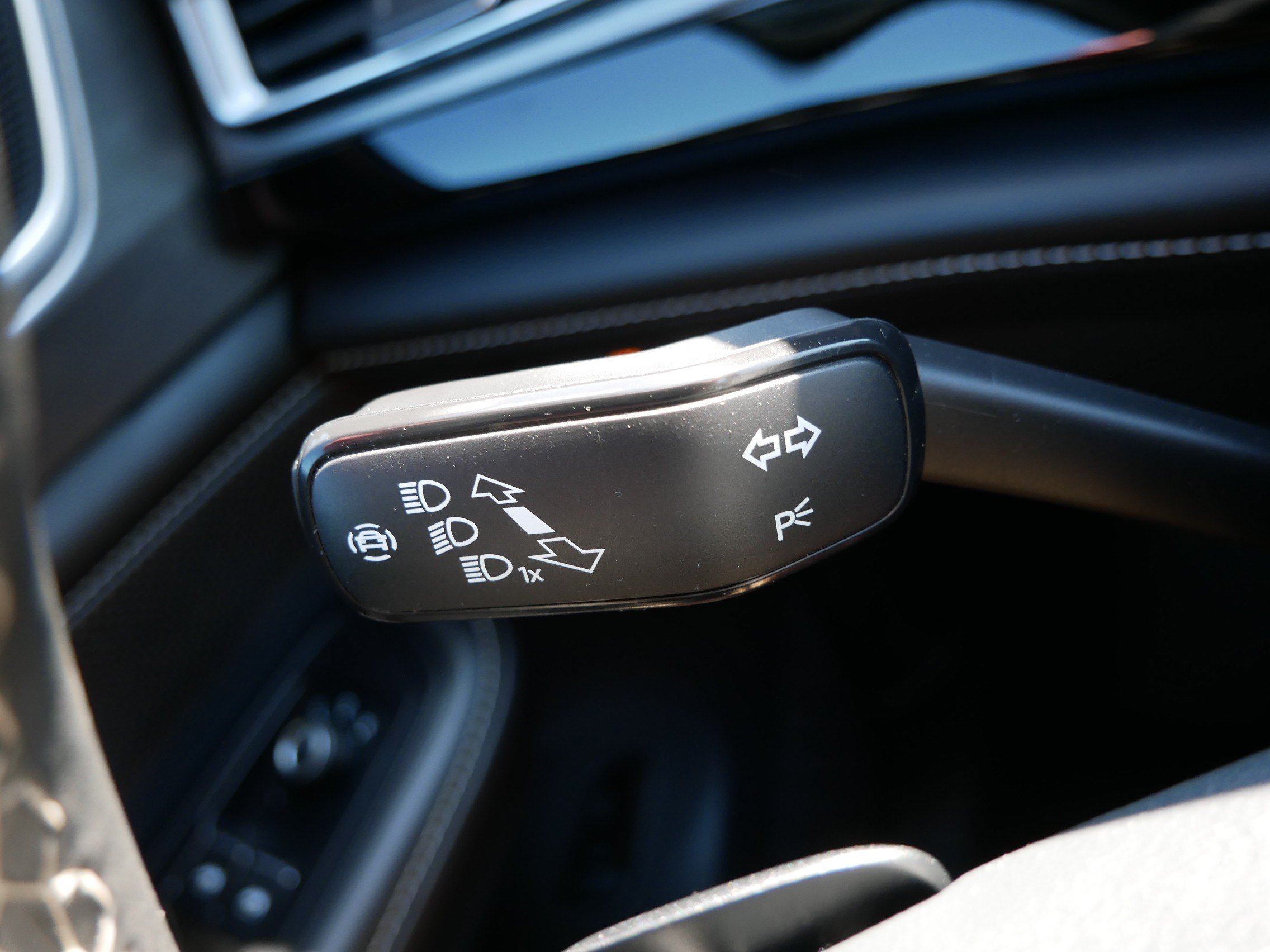 2024 Volkswagen Atlas Cross Sport SE w/Tech - Photo 29