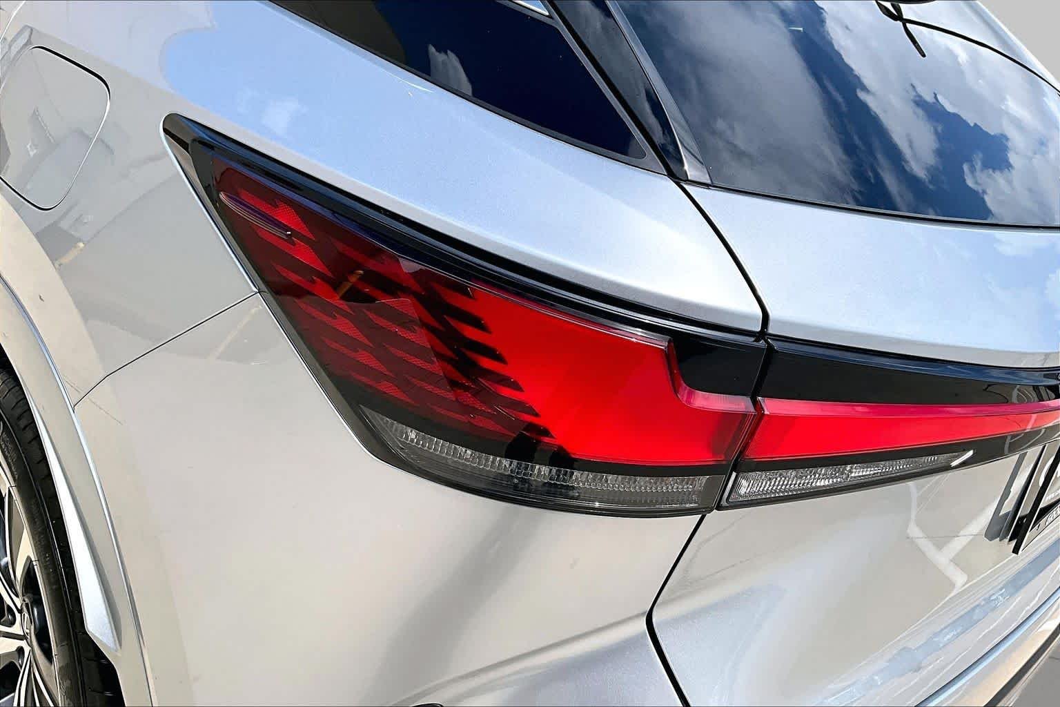 Used 2023 Iridium Lexus Premium image 27