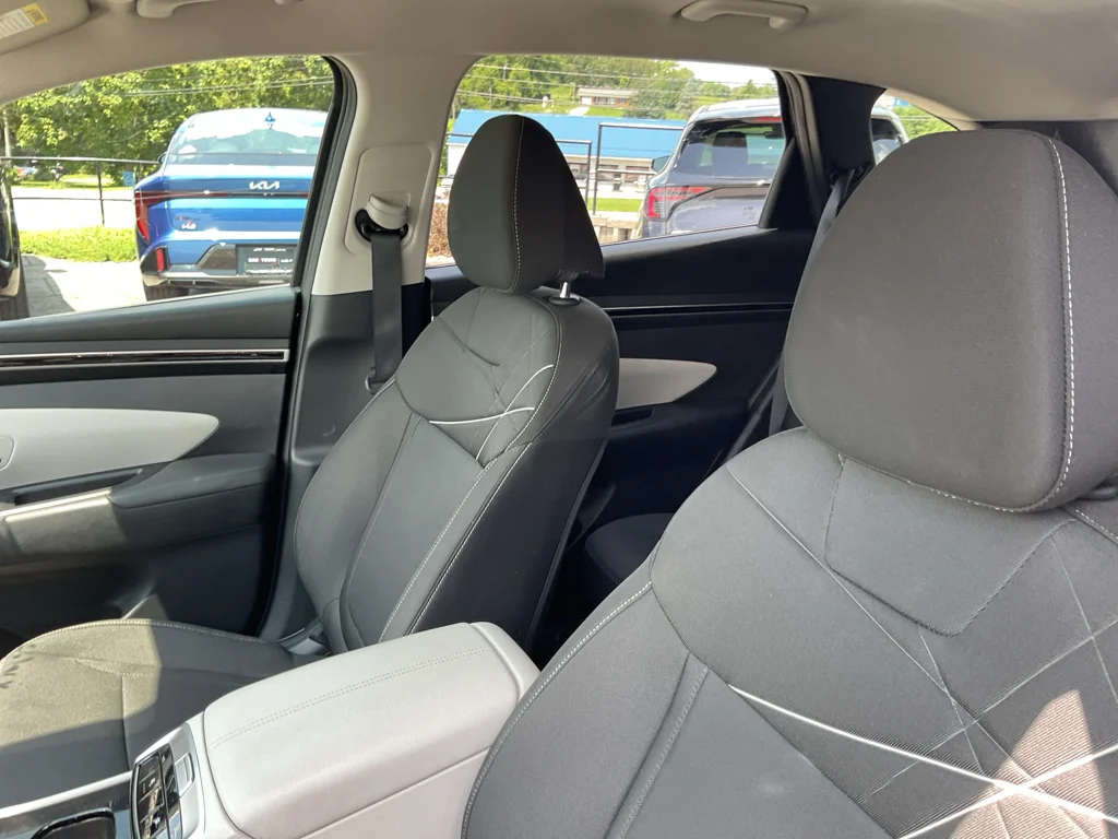Used 2022 Portofino Gray Hyundai SEL image 17