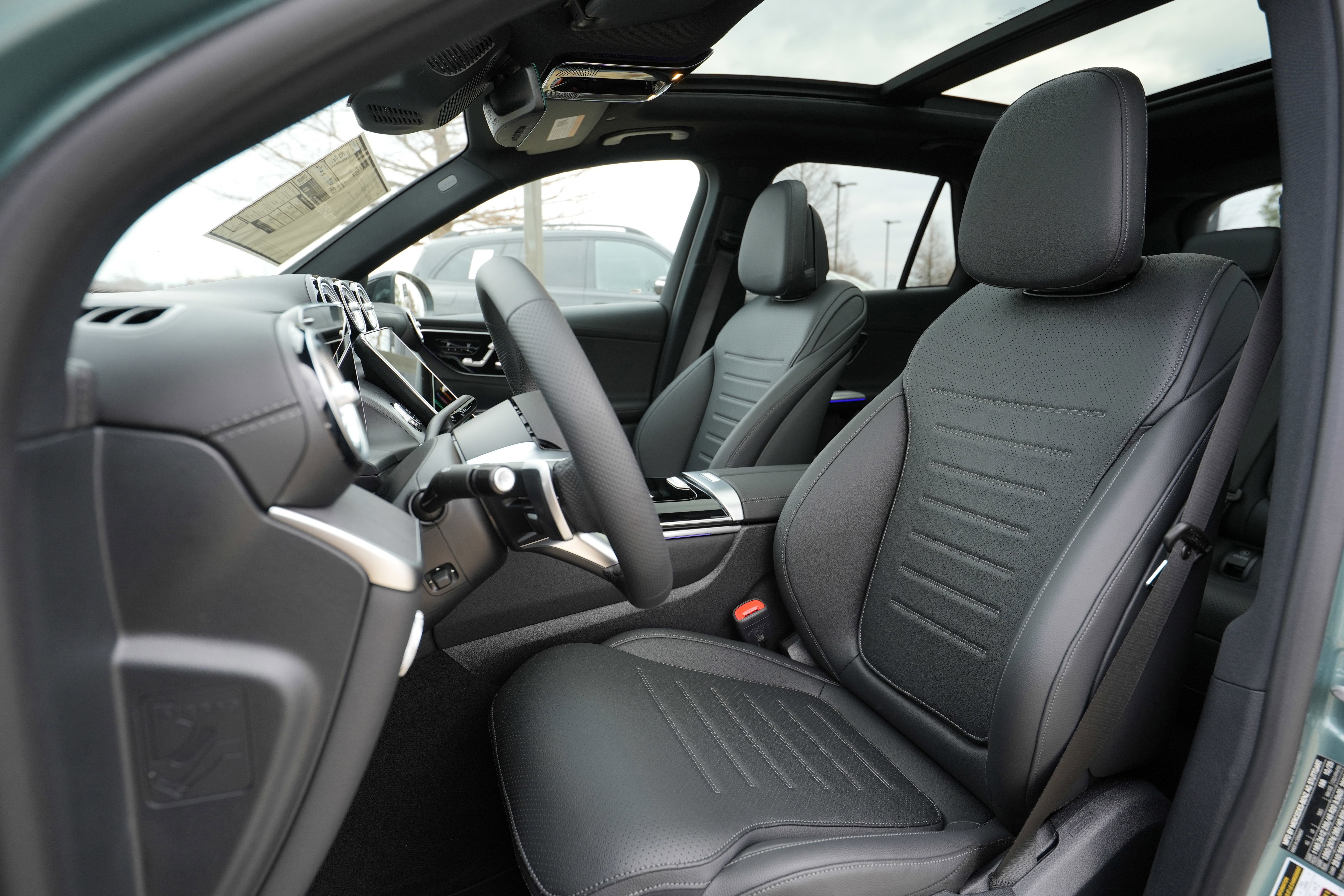 New 2026 Verde Silver Metallic Mercedes-Benz GLC 300 image 34