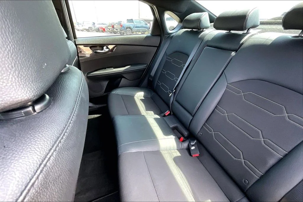 Used 2022 Black Kia GT-Line image 19