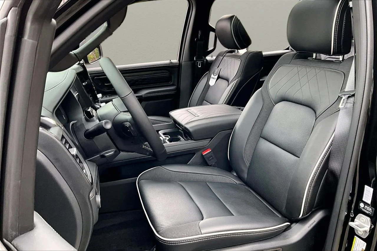 New 2026 Diamond Black Crystal Pearl-Coat Exterior Paint RAM Limited image 19