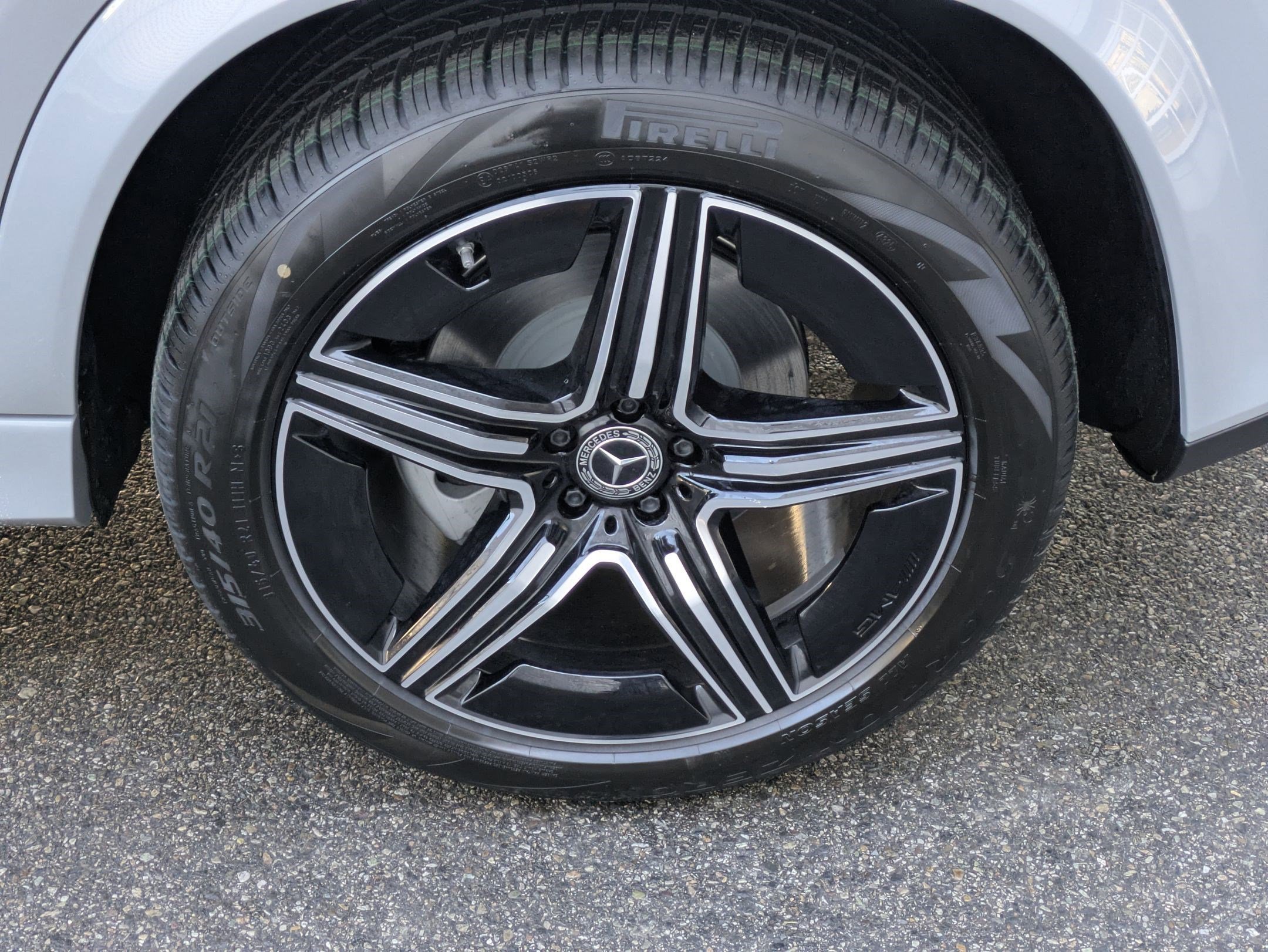 New 2026 MANUFAKTUR Alpine Grey Mercedes-Benz GLE 450 image 34