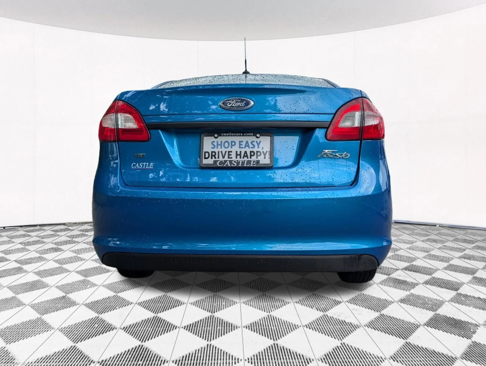 Used 2012 Blue Ford SE image 11