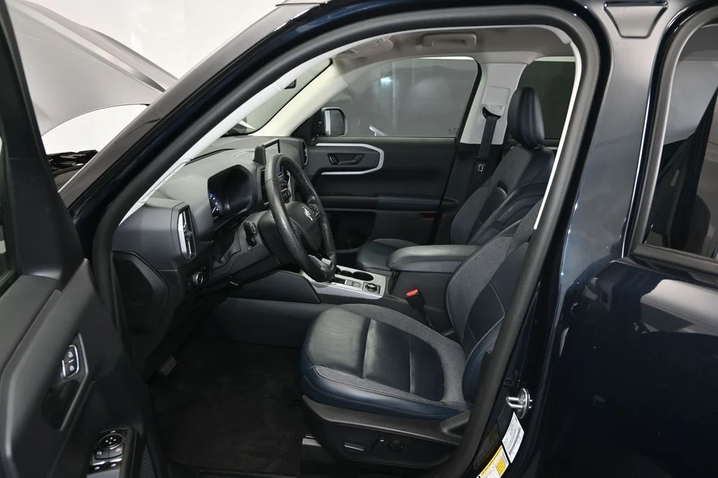 Used 2022 Blue Metallic Ford Outer Banks image 21