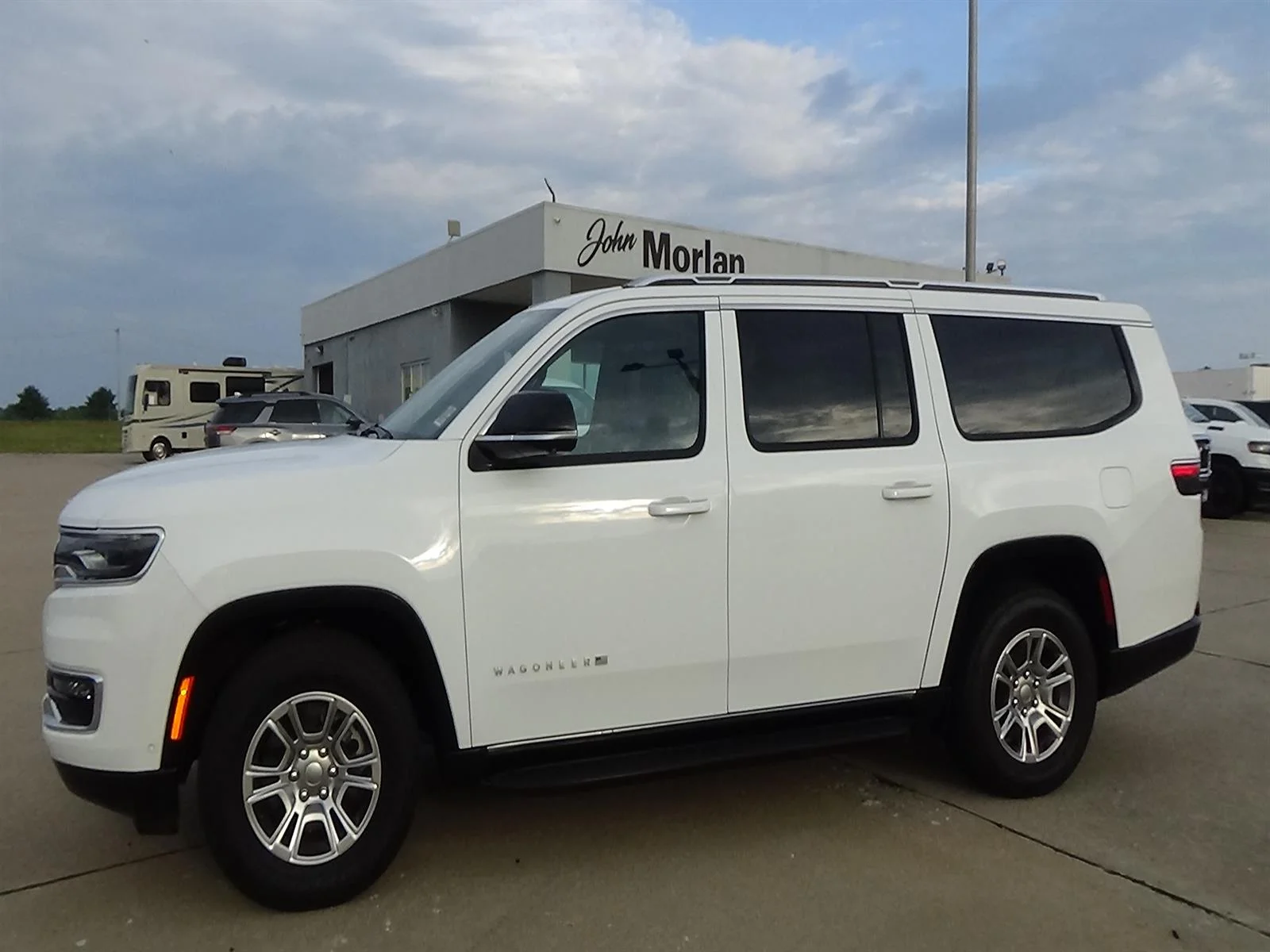 Certified Used 2024 Bright White Clear Coat (pw7) Jeep Base image 1