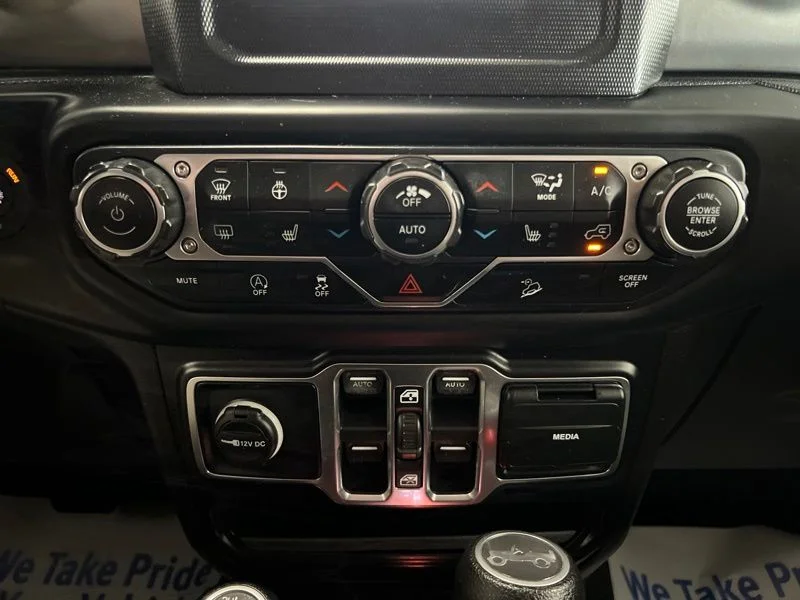 Used 2019 Blue Jeep Unlimited Sport S image 29