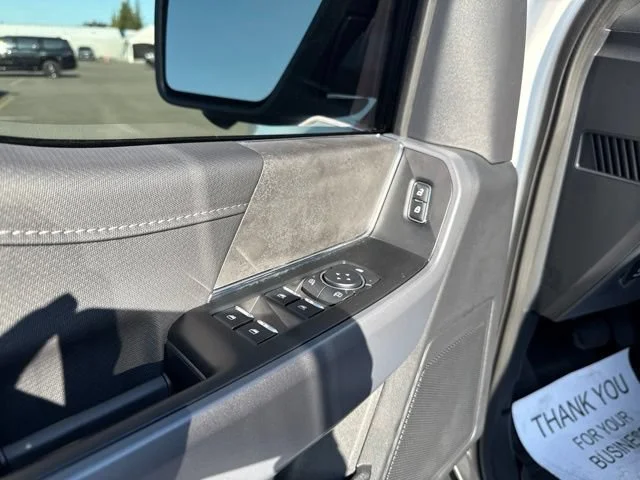 Used 2025 Oxford White Ford XLT image 26
