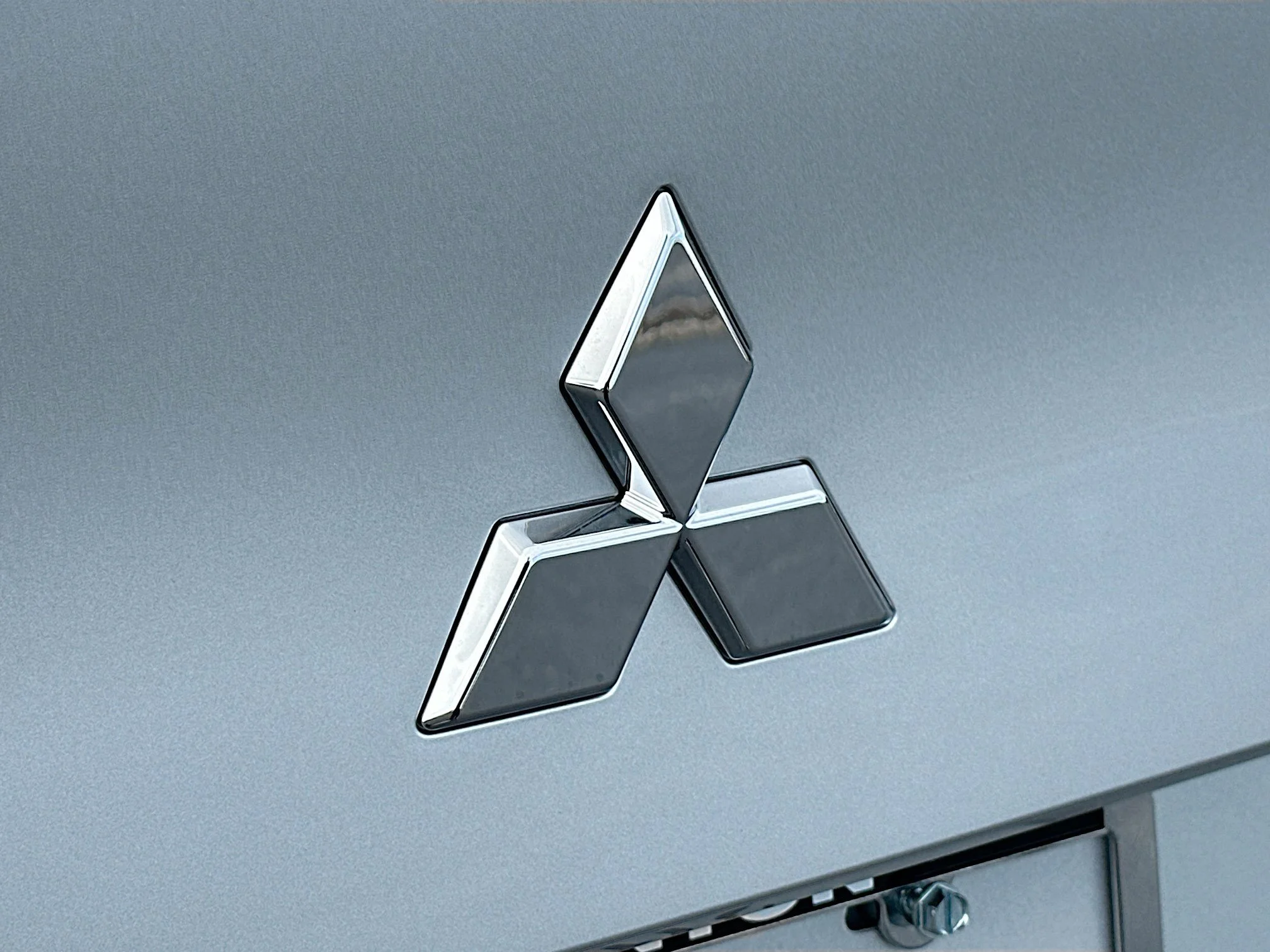 New 2026 Alloy Silver Metallic Mitsubishi SE image 20