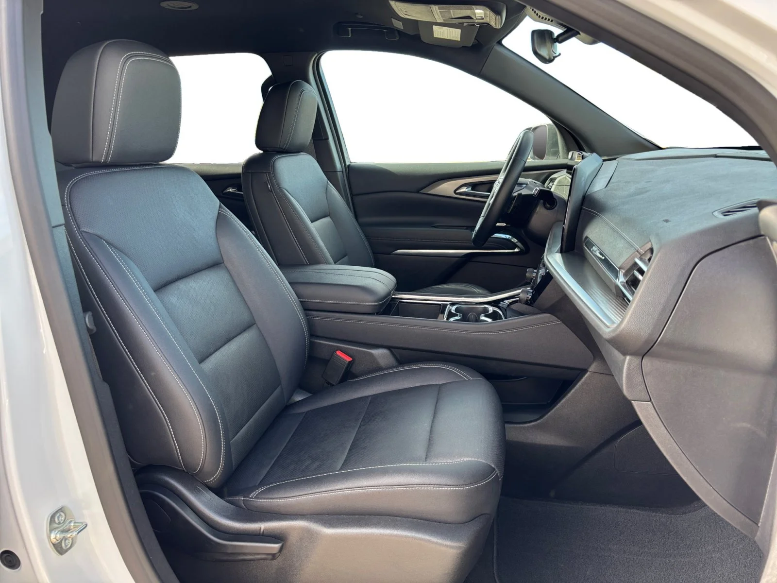 Used 2026 Summit White Chevrolet LT image 17