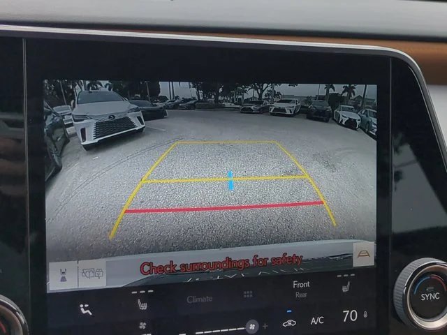 Certified Used 2025  Lexus 350 image 19