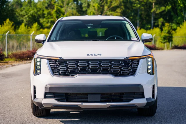 2025 Kia Sorento LX