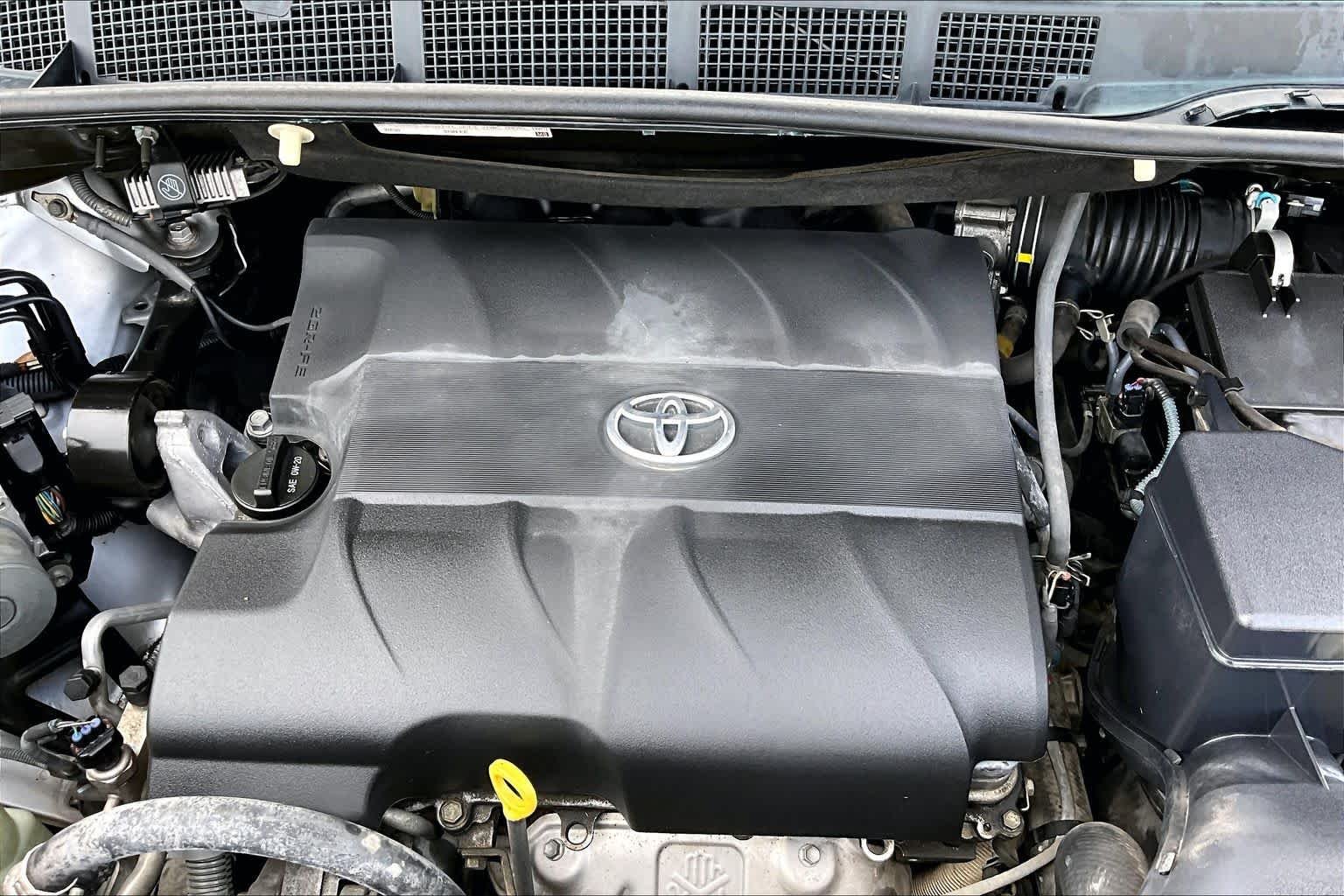 Used 2013 Silver Sky Metallic Toyota XLE image 30