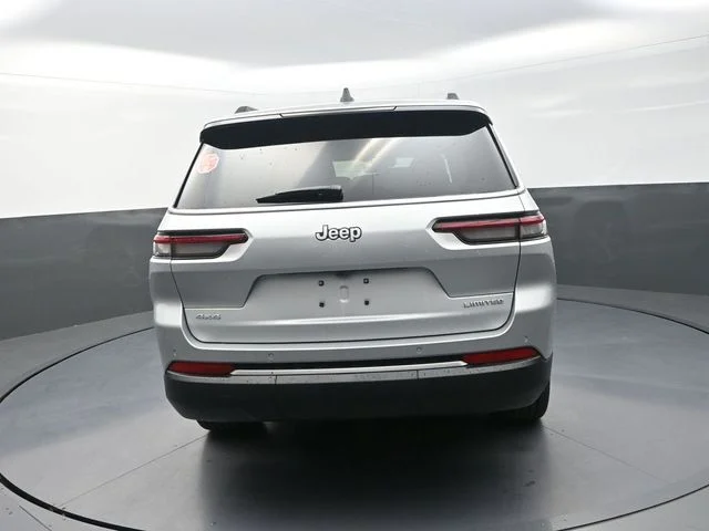 New 2026 Silver Zynith Exterior Paint Jeep Limited image 8