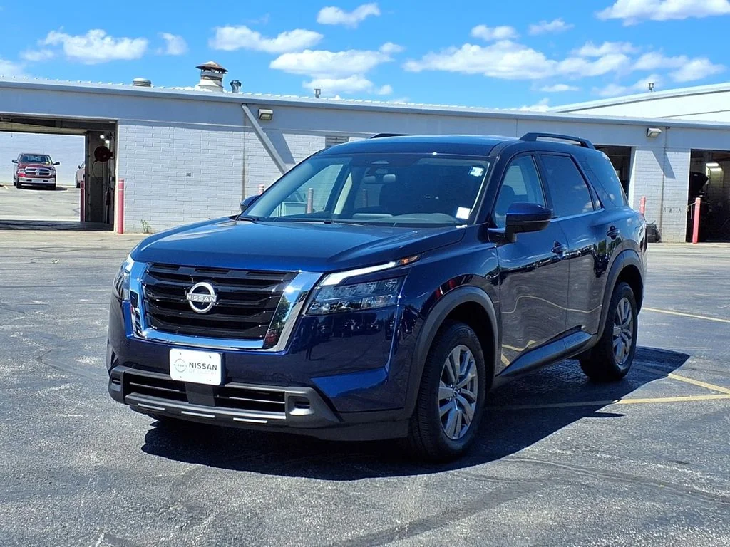 Used 2025 Nissan Pathfinder SV with VIN 5N1DR3BA8SC257225 for sale in Kansas City