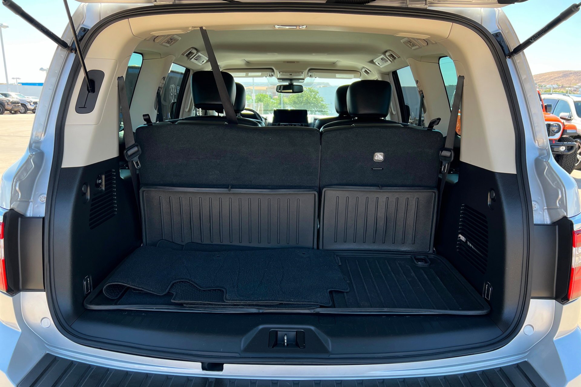 2023 Nissan Armada SL - Photo 24