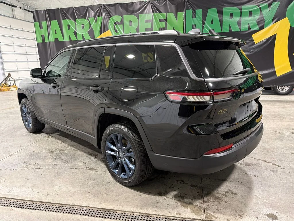 New 2026 Diamond Black Crystal Pearl-Coat Exterior Paint Jeep 85th Anniversary Edition image 5