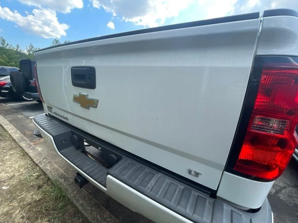 Used 2016 White Chevrolet LT image 14