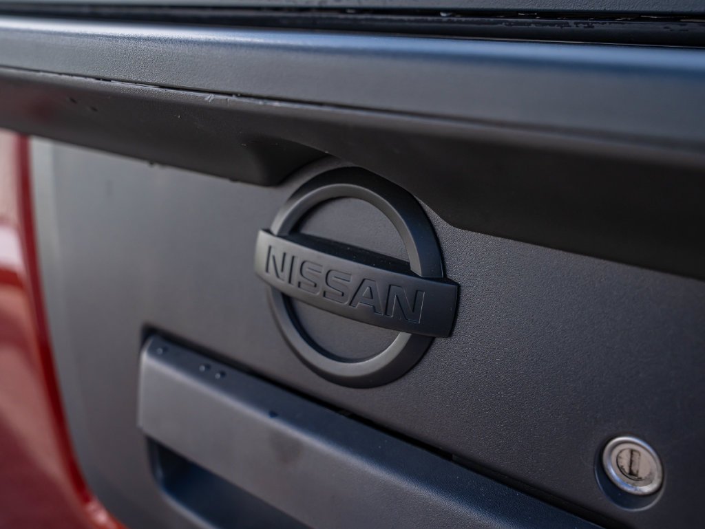 Used 2018 Lava Red Nissan SV image 17