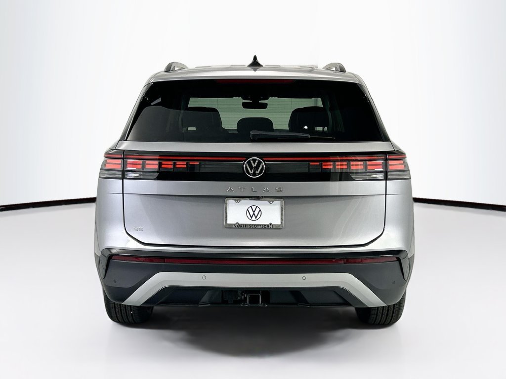 New 2027 Silver Volkswagen SE w/Technology image 6