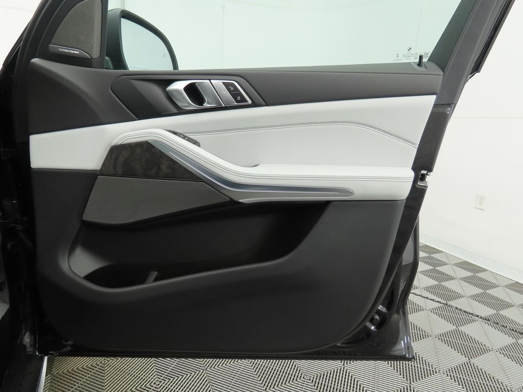 Certified Used 2026 Black Sapphire Metallic BMW sDrive40i image 27