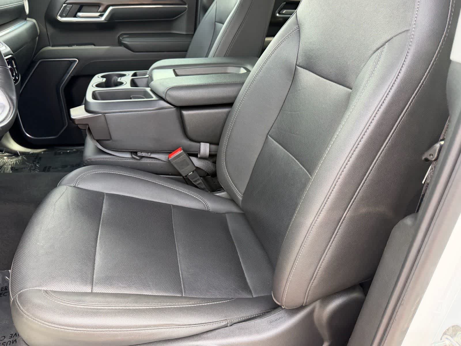 2024 GMC Sierra 1500 SLT - Photo 20