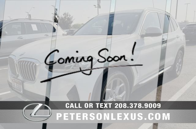 Used 2022  BMW xDrive30i image 1