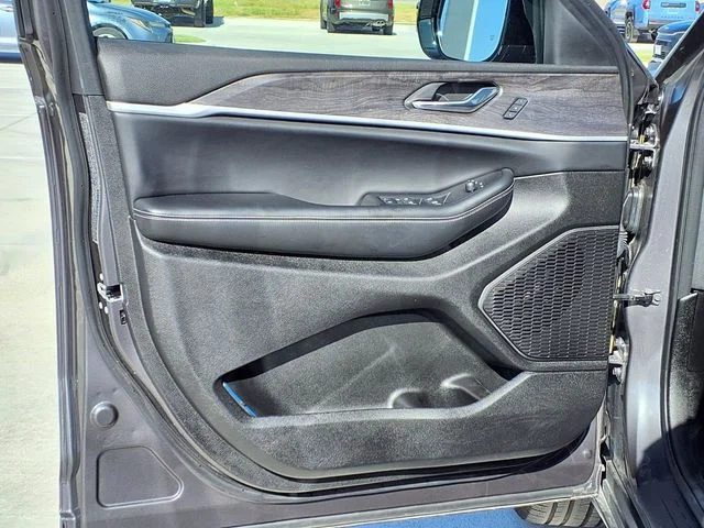 Used 2025 Gray Jeep Limited image 24