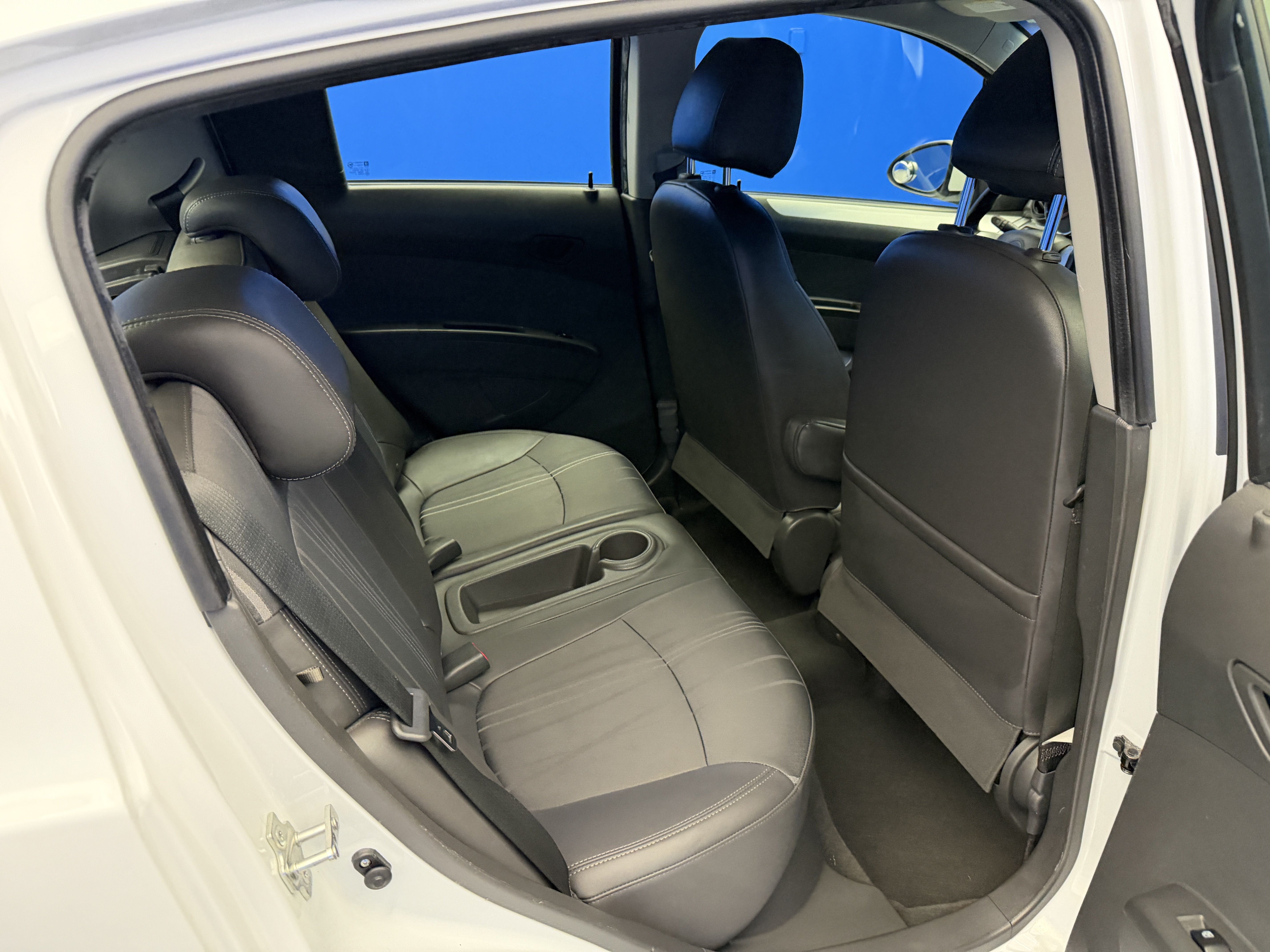 Used 2015 Summit White Chevrolet LT image 22