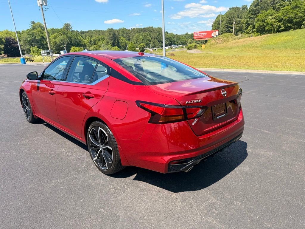 2024 Nissan Altima SR - Photo 7