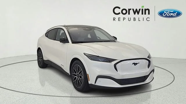 New 2026 Star White Metallic Tri-coat Ford Premium image 26