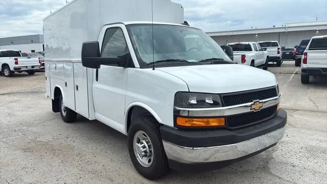 New 2025 Summit White Chevrolet 1WT image 1