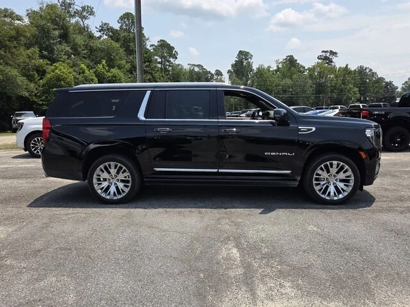 Used 2022 Onyx Black GMC Denali image 14
