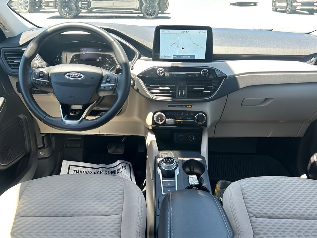 Used 2022 White Ford SE image 32