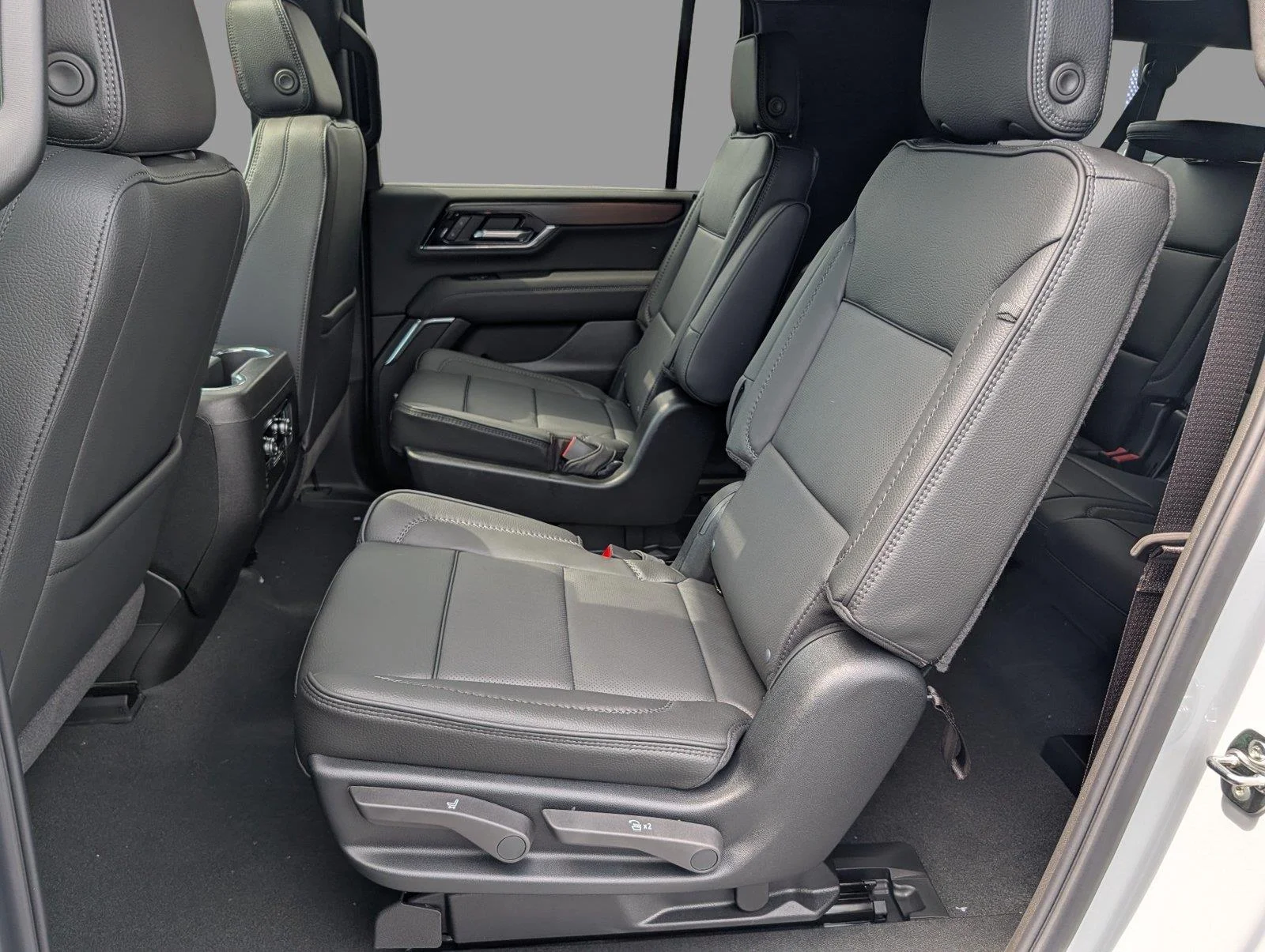 New 2026 Glacier White Tricoat GMC Denali image 32