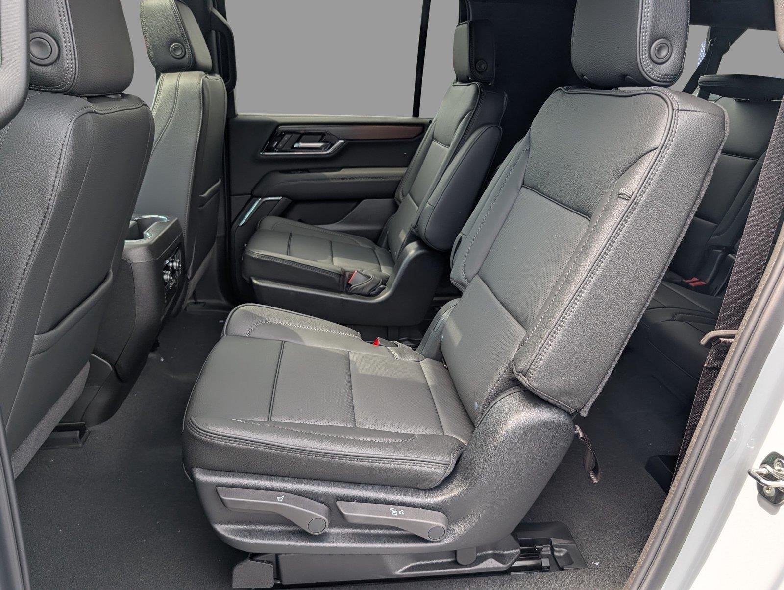 New 2026 Glacier White Tricoat GMC Denali image 32