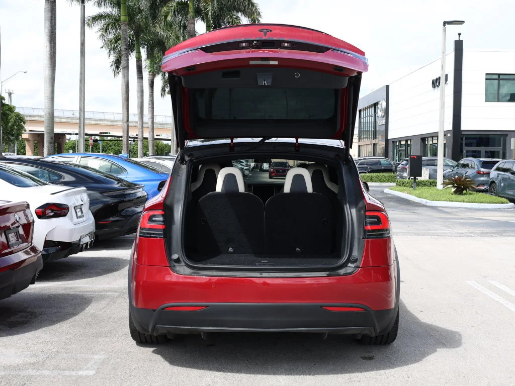 Used 2019 Red Tesla  image 8
