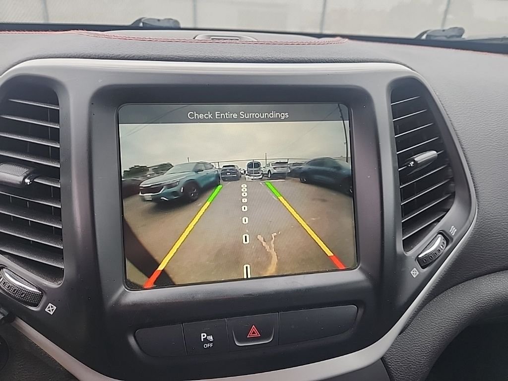 Used 2017 Red Jeep Trailhawk image 22