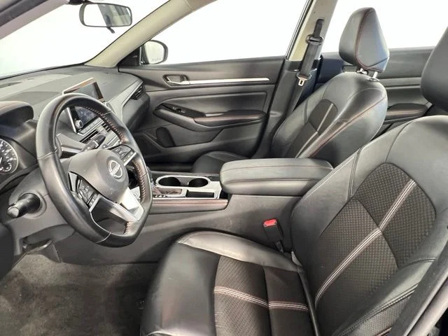 Used 2025 Black Nissan 2.5 SR image 11