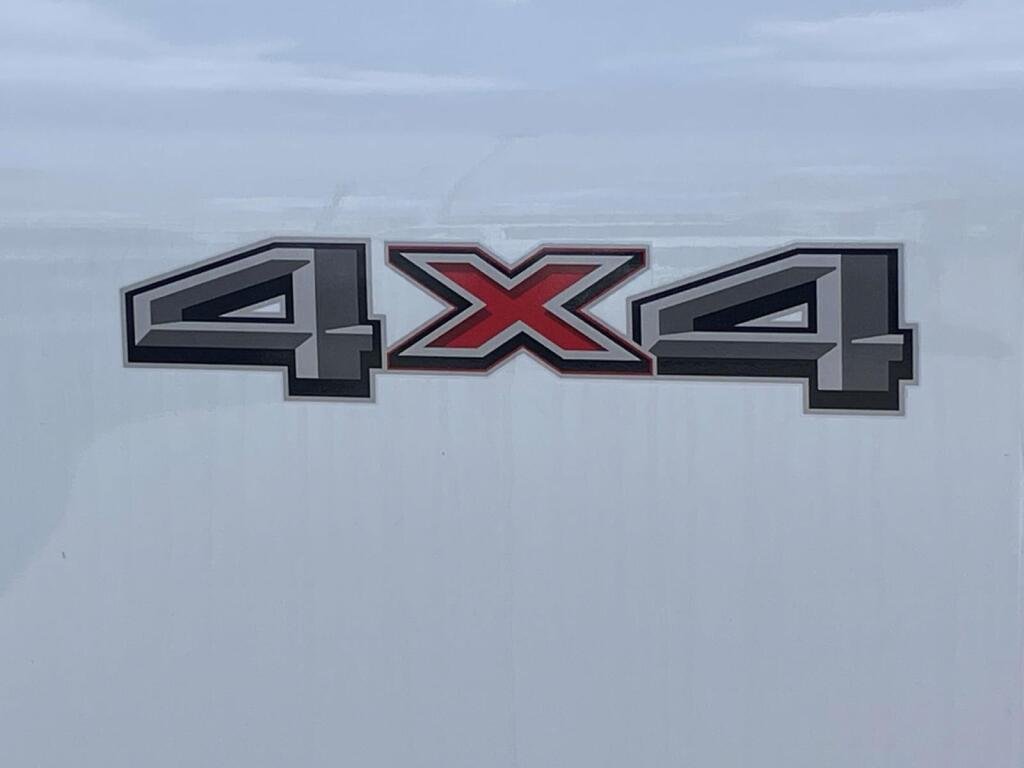 New 2026 Oxford White Ford XL image 15