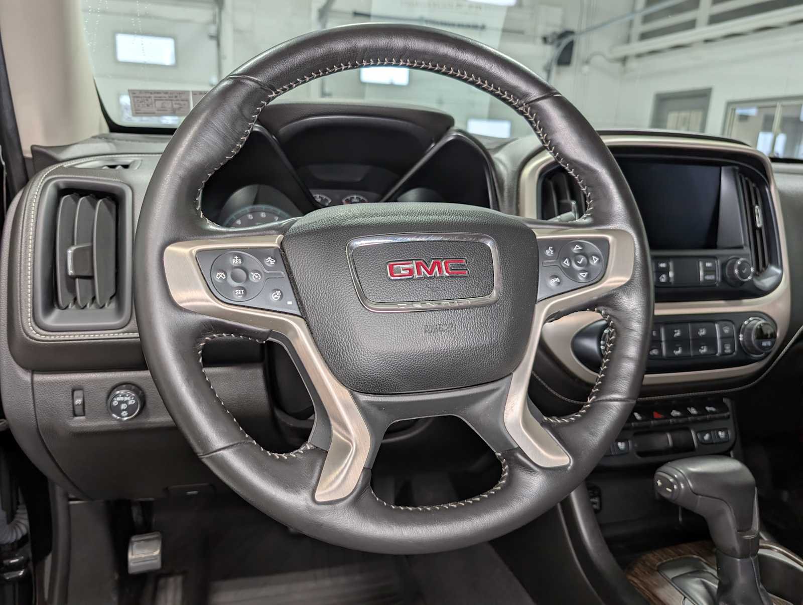 Used 2019 Onyx Black GMC 4WD Denali image 37