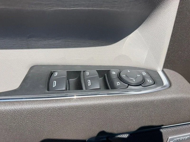 2026 GMC Sierra 1500 SLT - Photo 17