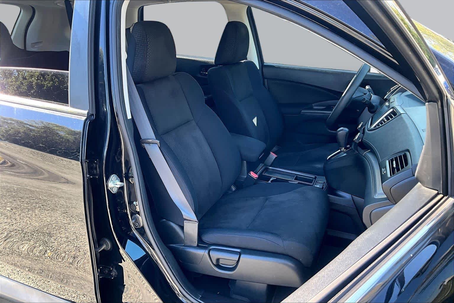 Used 2015  Honda EX image 8