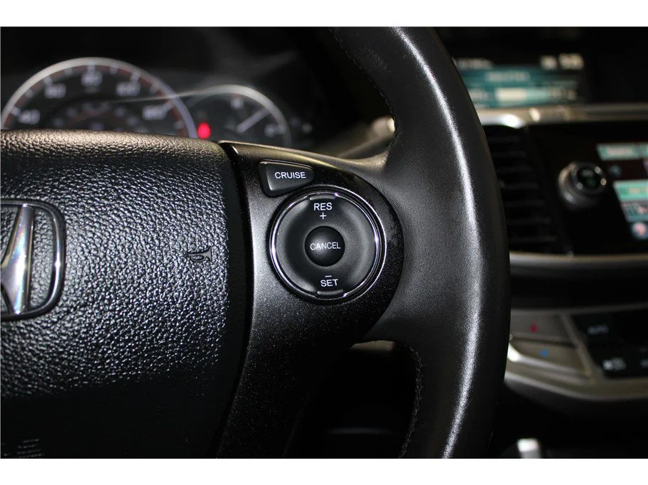 Used 2015 Black Honda EX-L image 19
