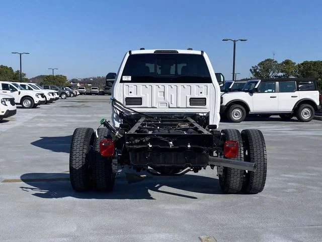New 2026 Oxford White Ford XL image 4